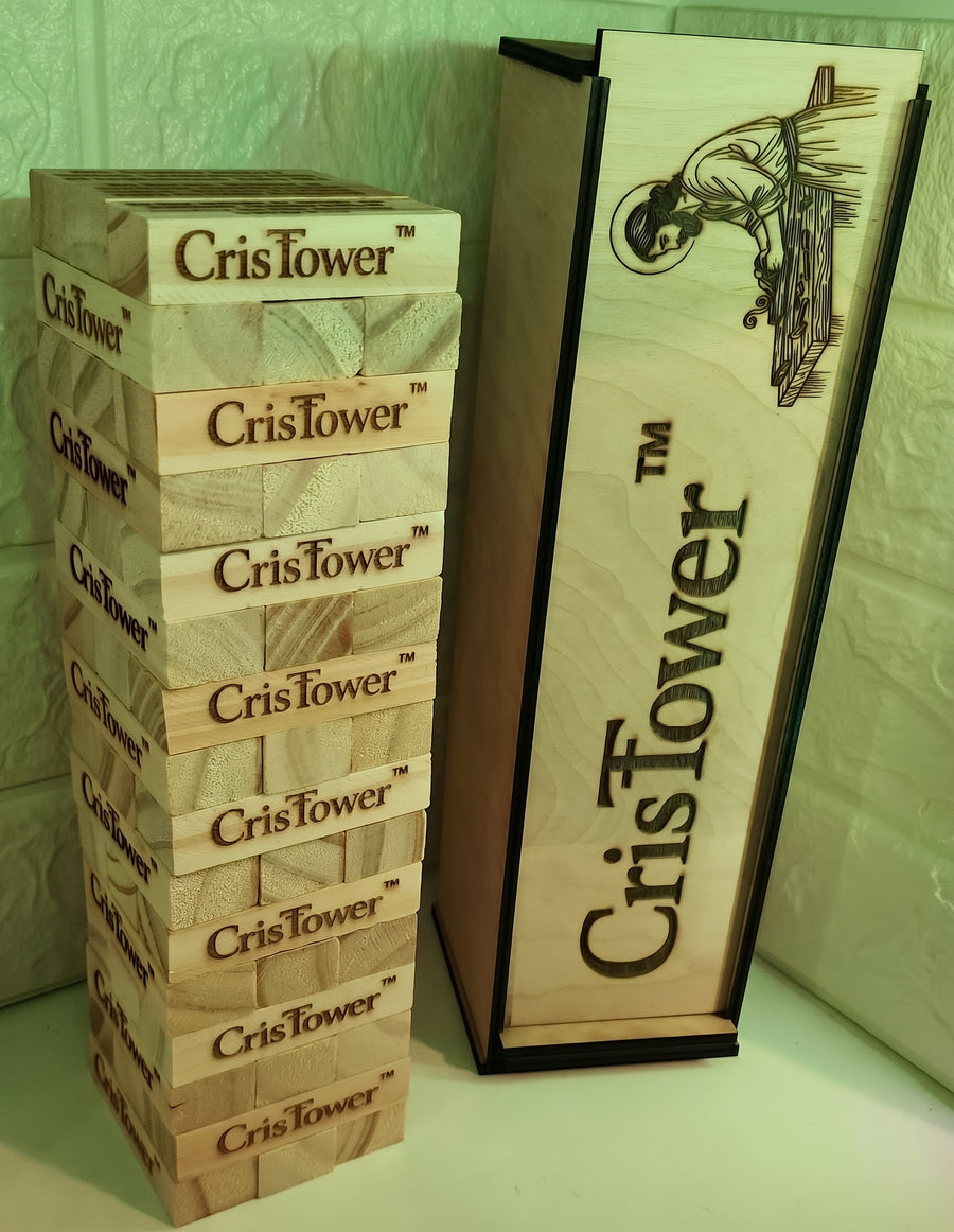 CrisTower con su estuche de madera grabado